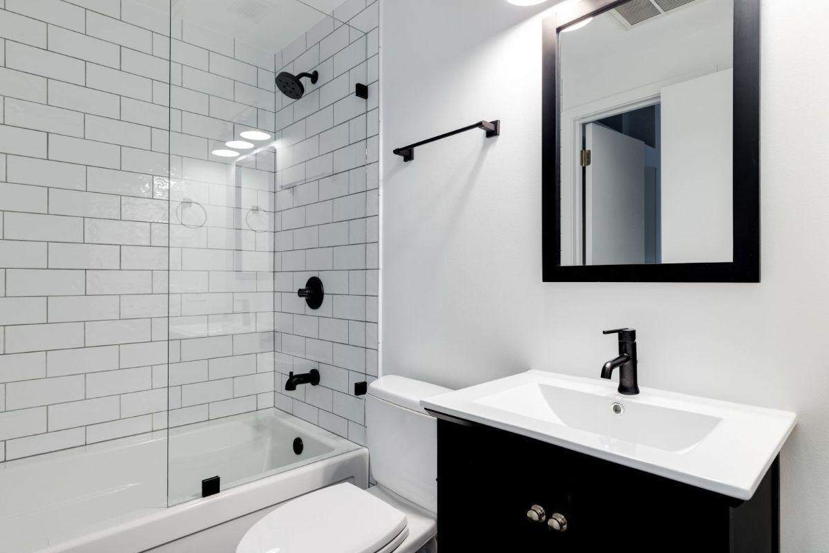 Efficiency Meets Beauty: Tub & Shower Inlays Explained