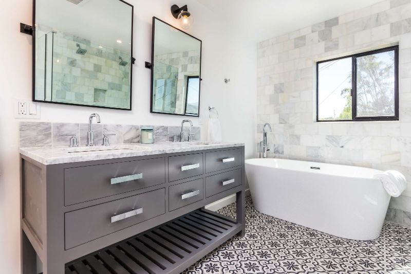Tile Resurfacing: Your Path to a Stunning Bathroom Makeover