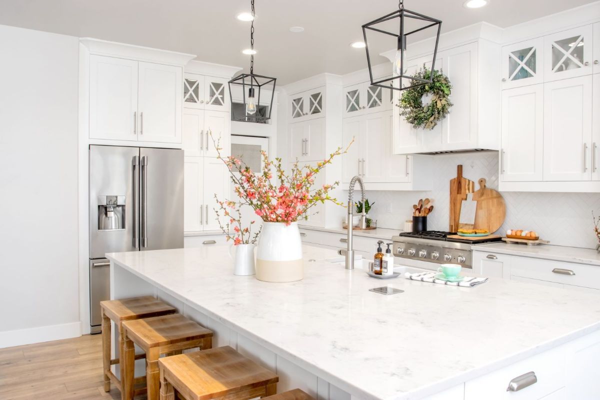 Countertop Resurfacing: Your Key to a Stylish Kitchen and Bath